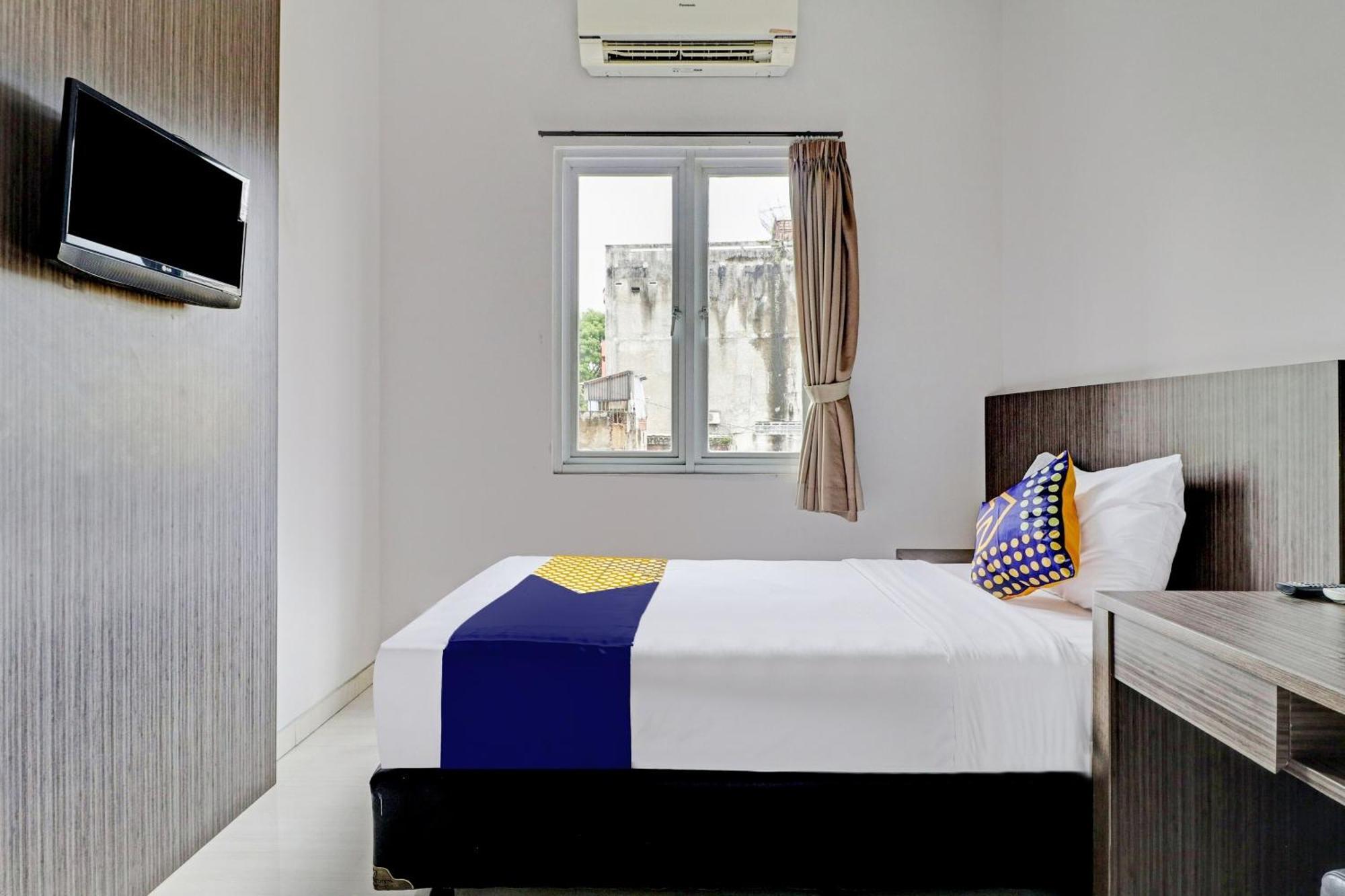 Hotel O Cihampelas Near Ciwalk Formerly D'River Guest House Bandung Ngoại thất bức ảnh