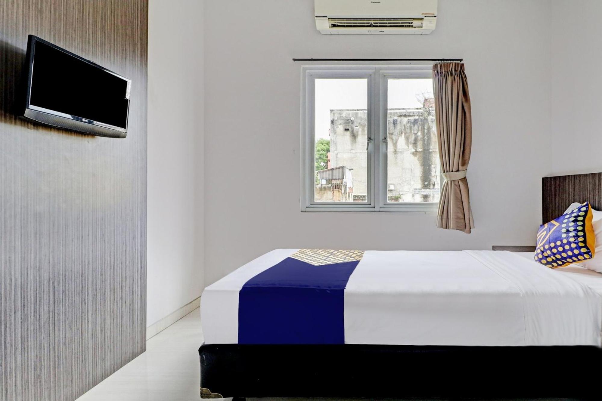 Hotel O Cihampelas Near Ciwalk Formerly D'River Guest House Bandung Ngoại thất bức ảnh