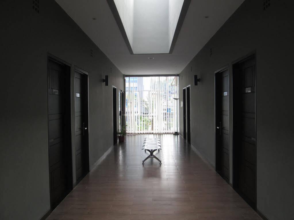 Hotel O Cihampelas Near Ciwalk Formerly D'River Guest House Bandung Ngoại thất bức ảnh